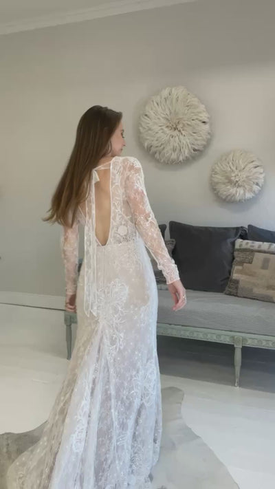 Custom Made Boho Satin Bell Sleeve Wedding Dress With High Slit, Illusion  Neckline, And Backless Design From Donnaweddingdress12, $80.49 | DHgate.Com